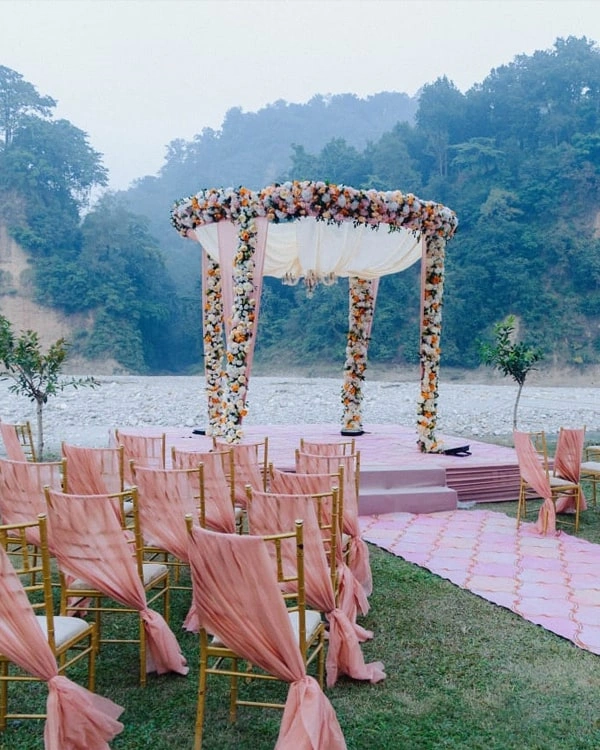 Venues & Resorts